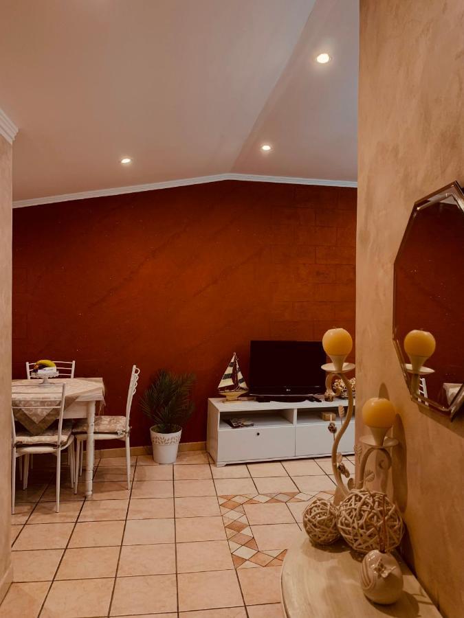 Apartment La Candida Rosa L T *